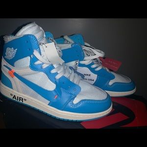 Nike Jordan 1 UNC Off White. Men’s 9. Women’s 10.5